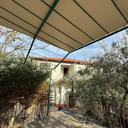 Sea View House B * Pera Melana
